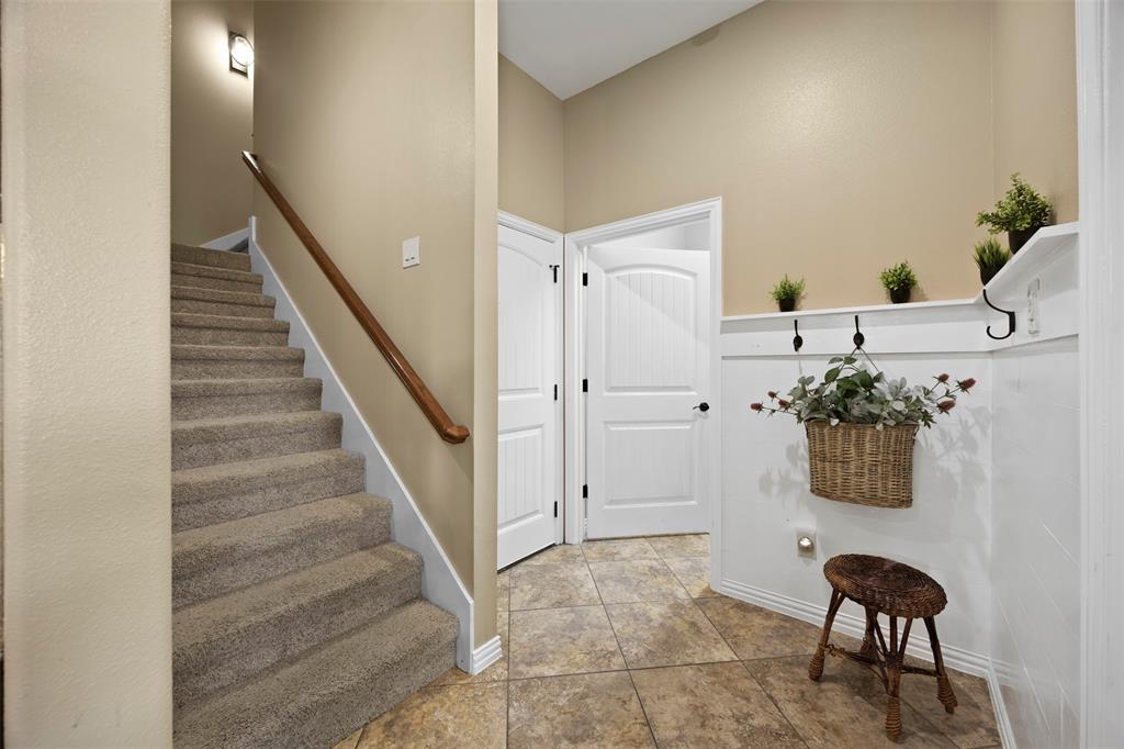 8230 Glenwick Drive Property Photo 22