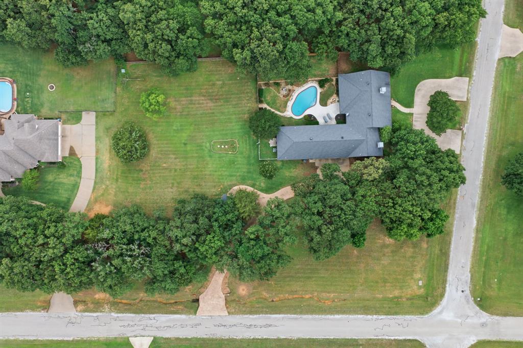 7512 Woodland Drive Property Photo 1