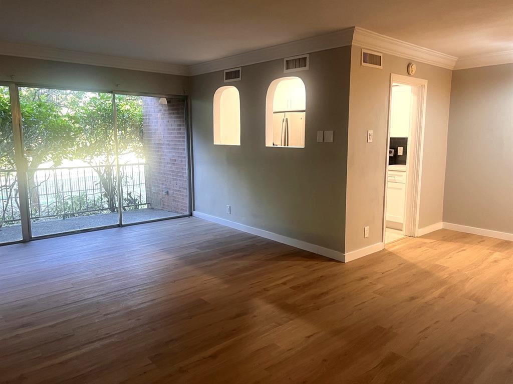 506 E Avenue J A Property Photo 1