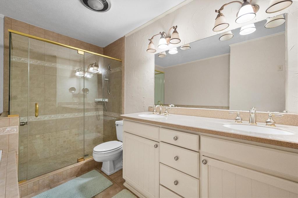 1235 Lexington Square Property Photo 31