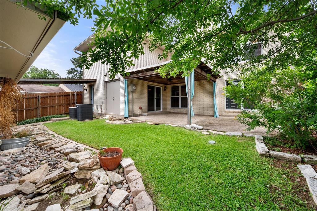 1235 Lexington Square Property Photo 34
