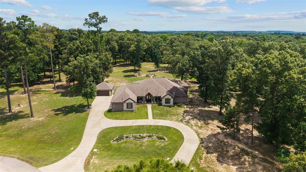 22571 Lake Jackson Drive Property Photo 4