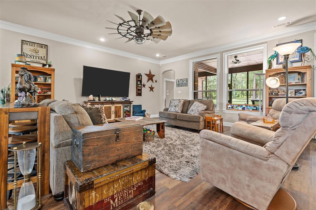 22571 Lake Jackson Drive Property Photo 8