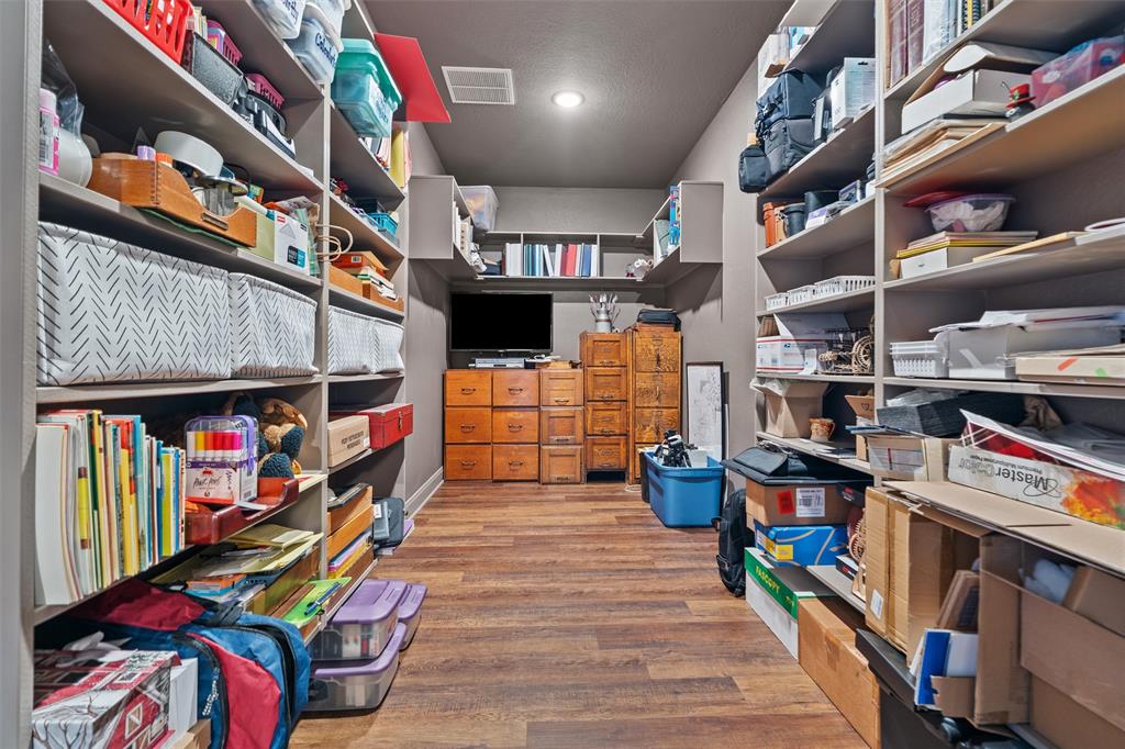 22571 Lake Jackson Drive Property Photo 28