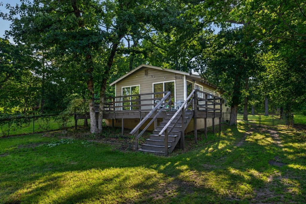 1001 Leaning Oak Drive Property Photo 1
