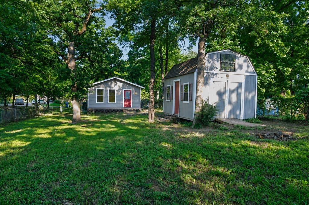 1001 Leaning Oak Drive Property Photo 9