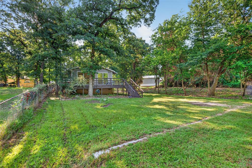 1001 Leaning Oak Drive Property Photo 11