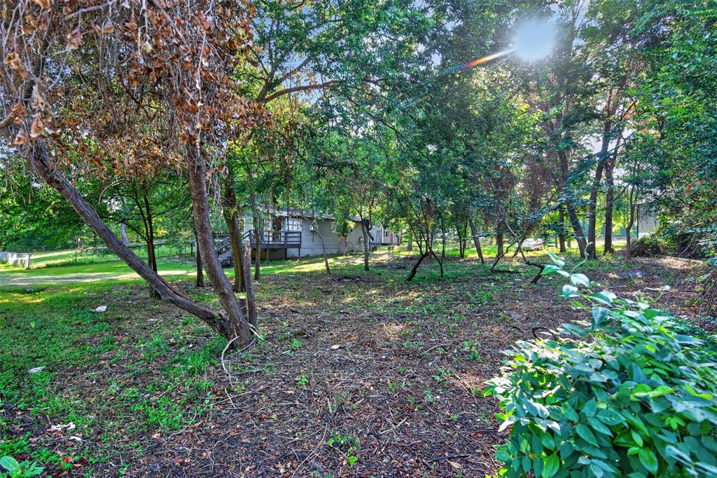 1001 Leaning Oak Drive Property Photo 13