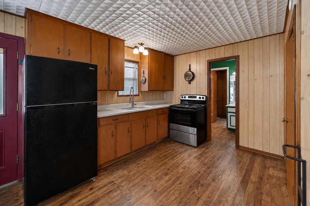 1001 Leaning Oak Drive Property Photo 16