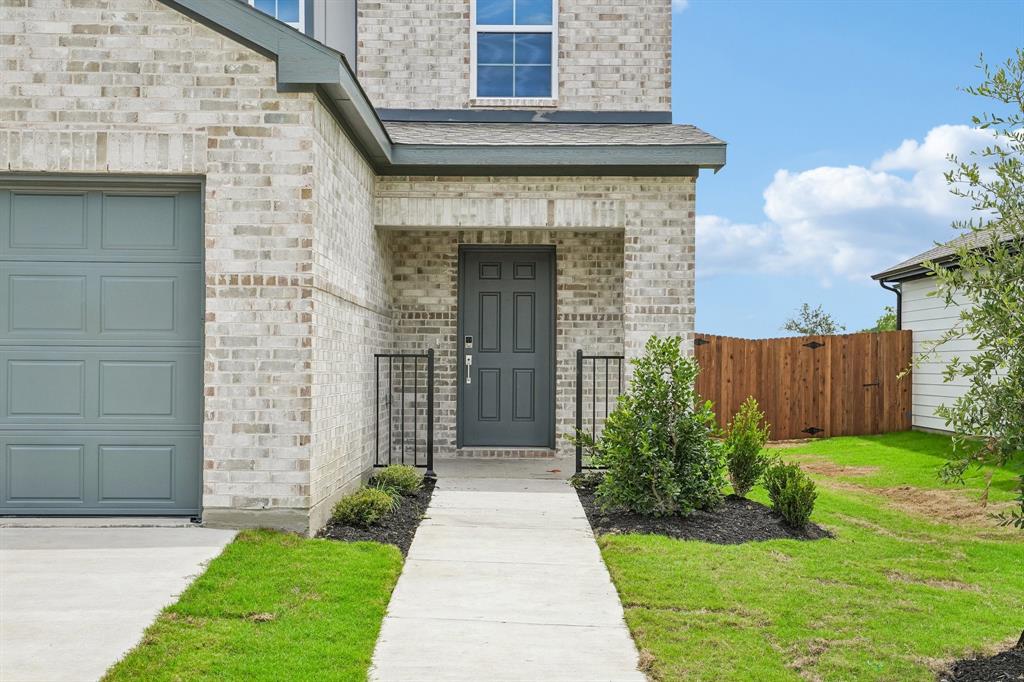 609 Teardrop Court Property Photo 3