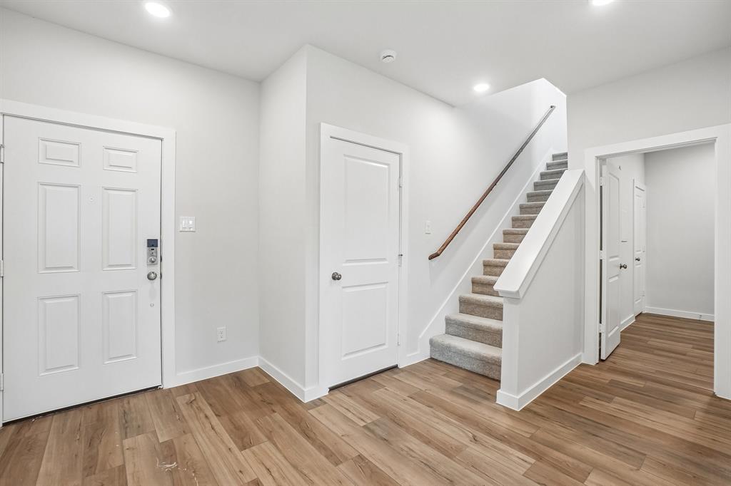 609 Teardrop Court Property Photo 4