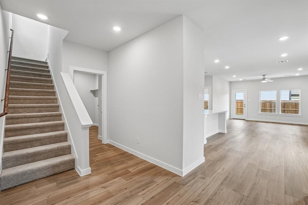 609 Teardrop Court Property Photo 5