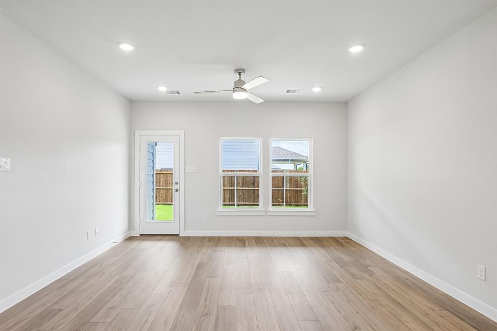 609 Teardrop Court Property Photo 7