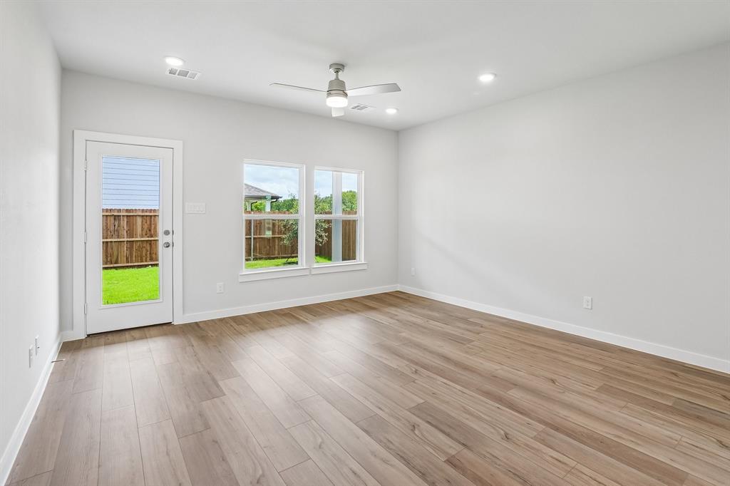 609 Teardrop Court Property Photo 8