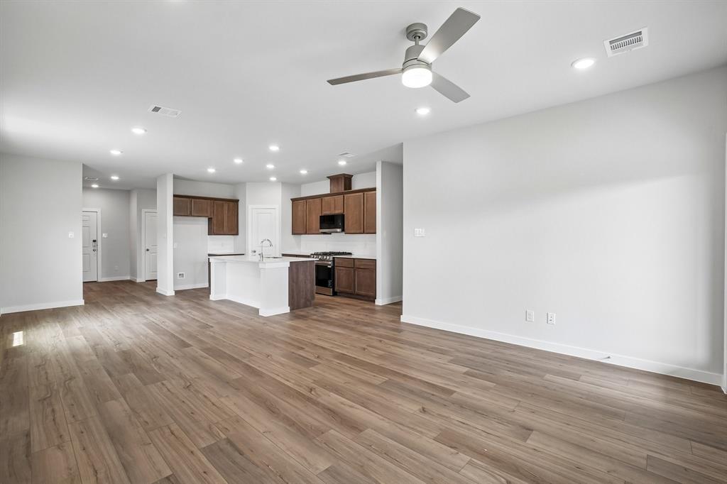609 Teardrop Court Property Photo 9