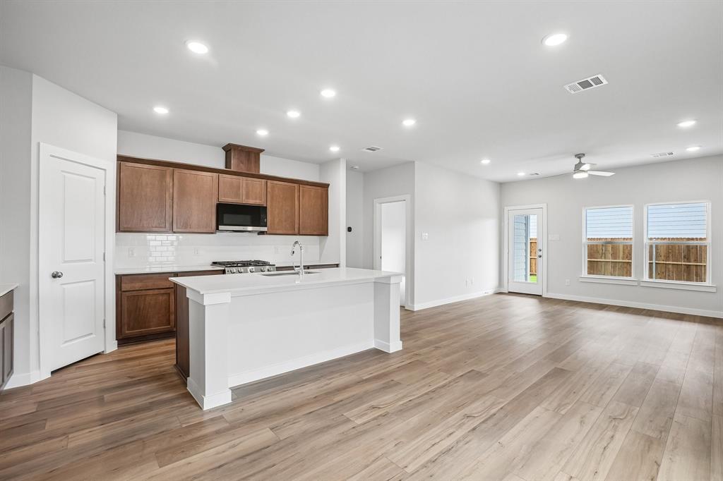 609 Teardrop Court Property Photo 12