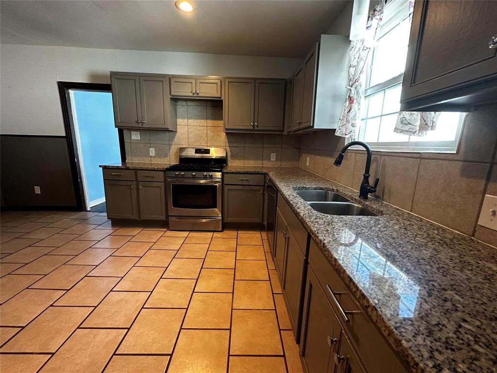 1009 E Humbolt Street Property Photo 5