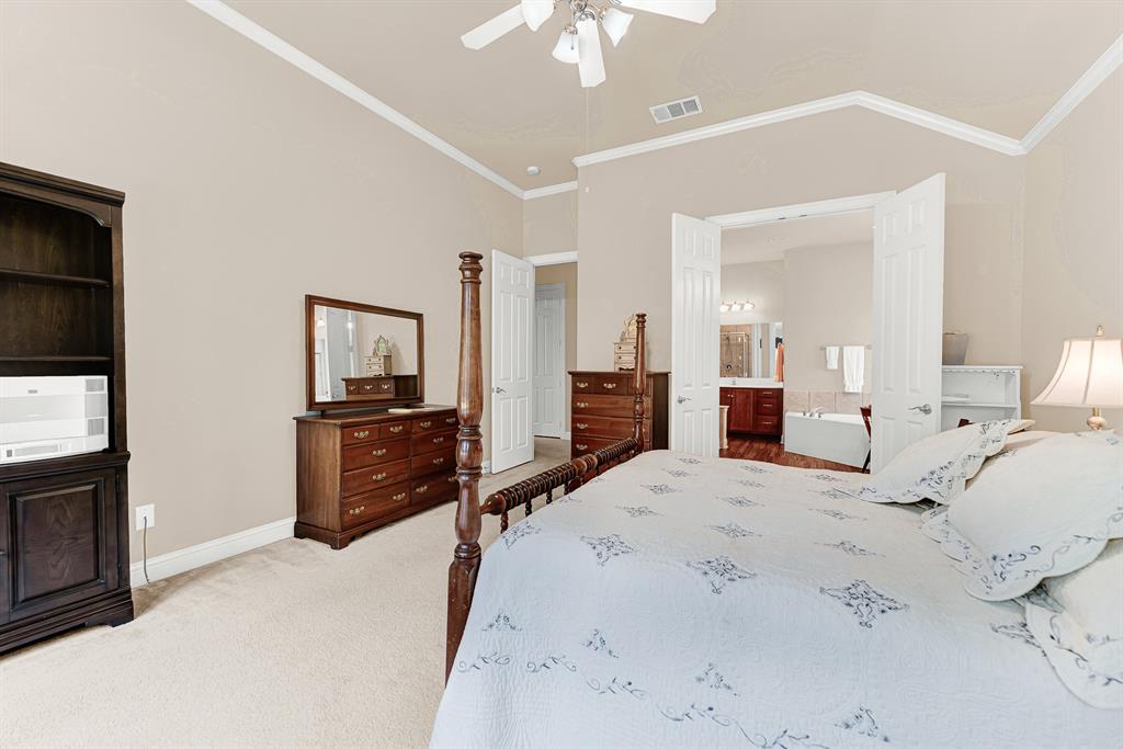 5724 New Castle Drive Property Photo 17