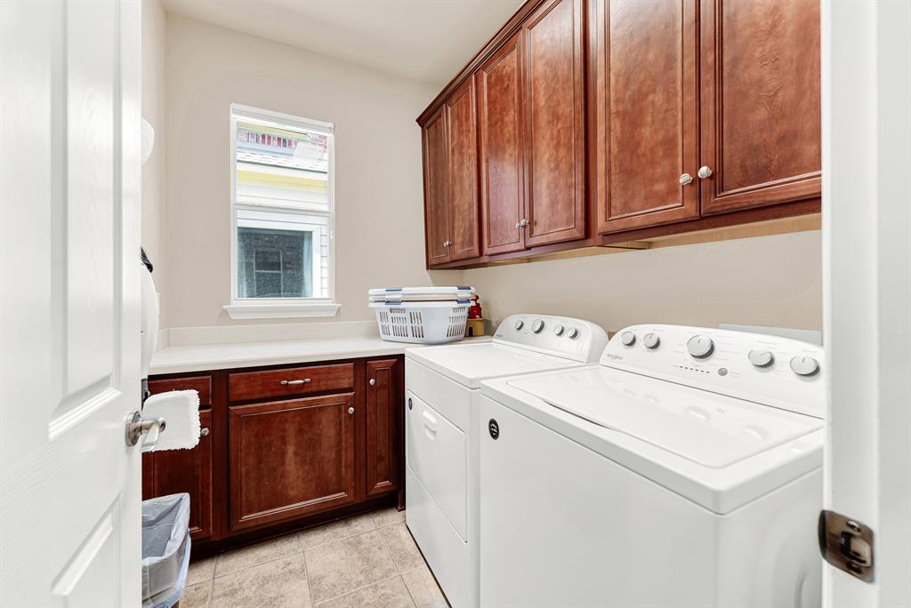 5724 New Castle Drive Property Photo 32