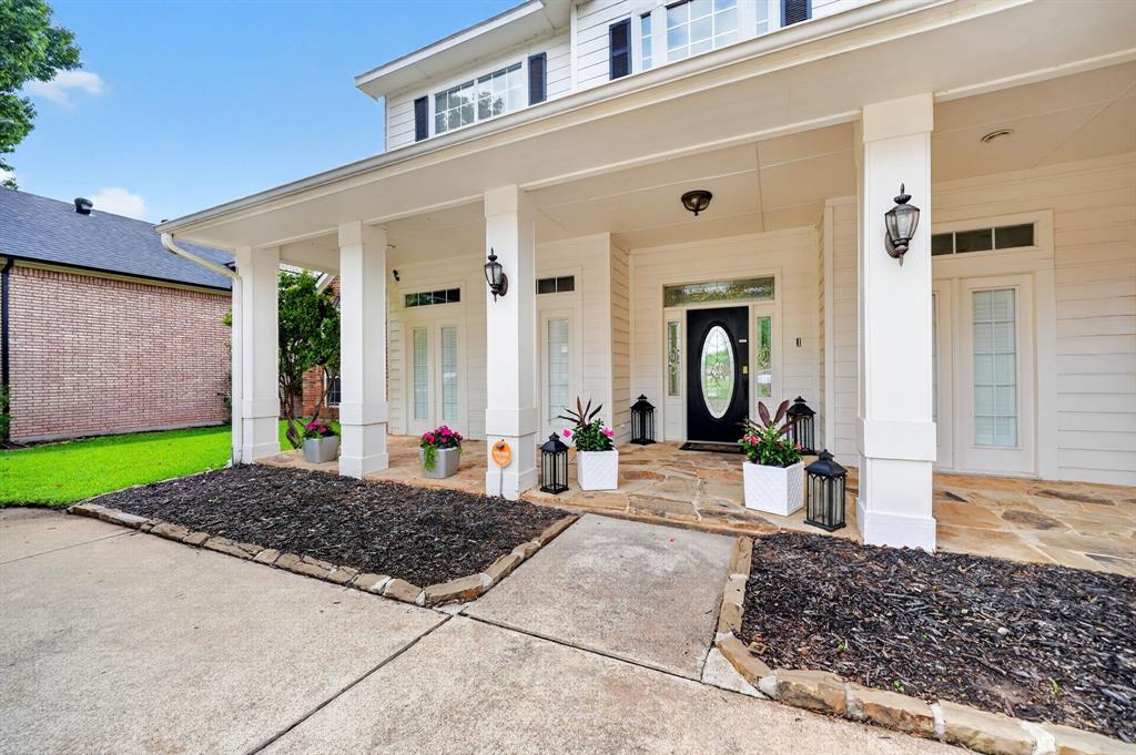 328 Leeward Circle Property Photo 1