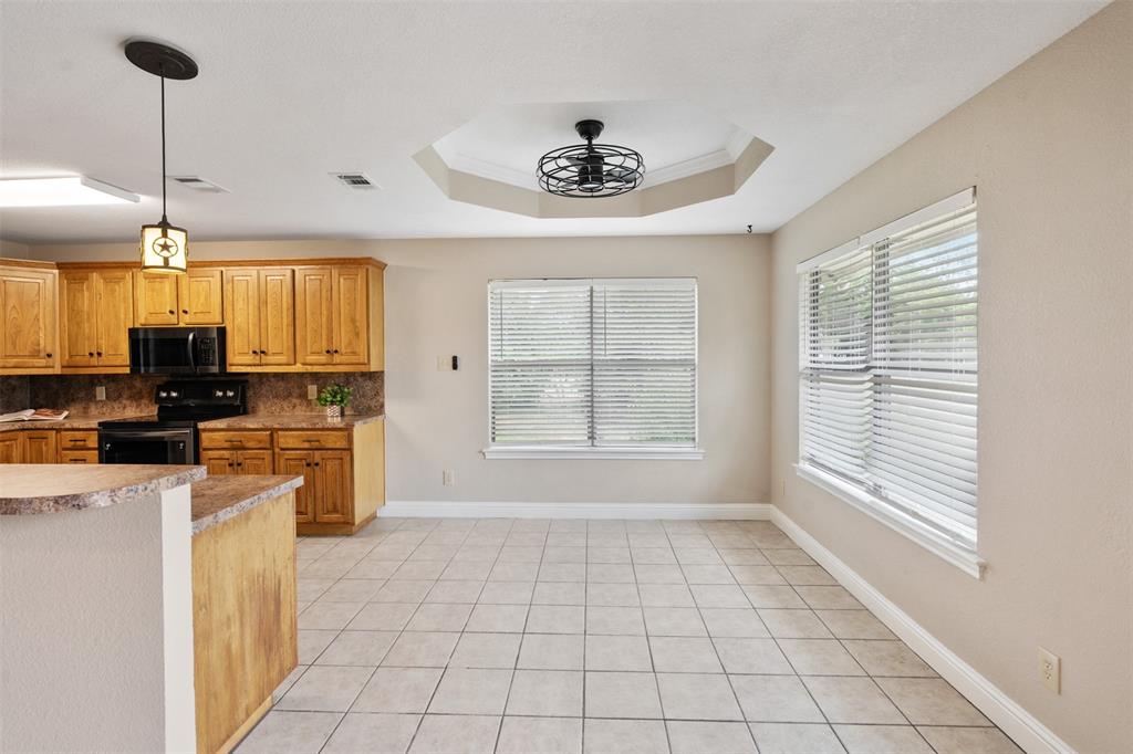 125 Meadow Heath Drive Property Photo 6