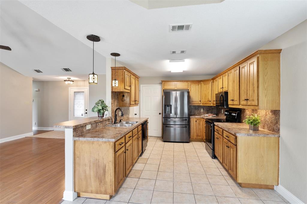 125 Meadow Heath Drive Property Photo 8