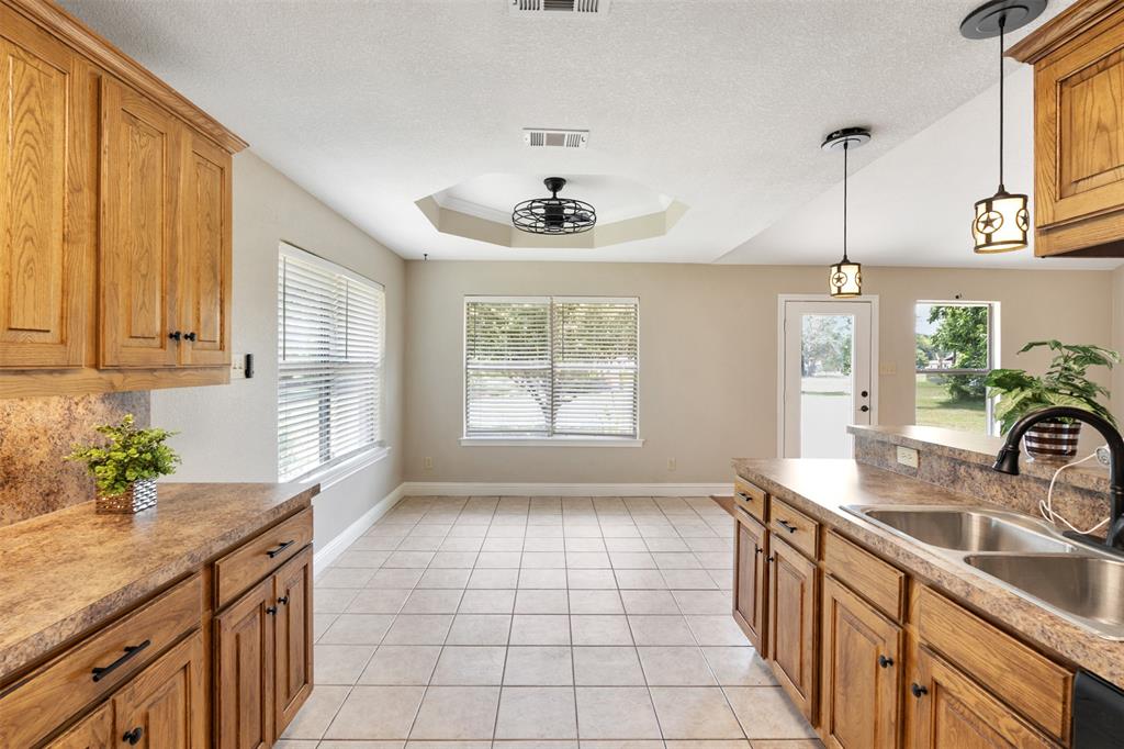 125 Meadow Heath Drive Property Photo 10