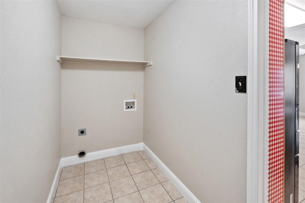 125 Meadow Heath Drive Property Photo 11