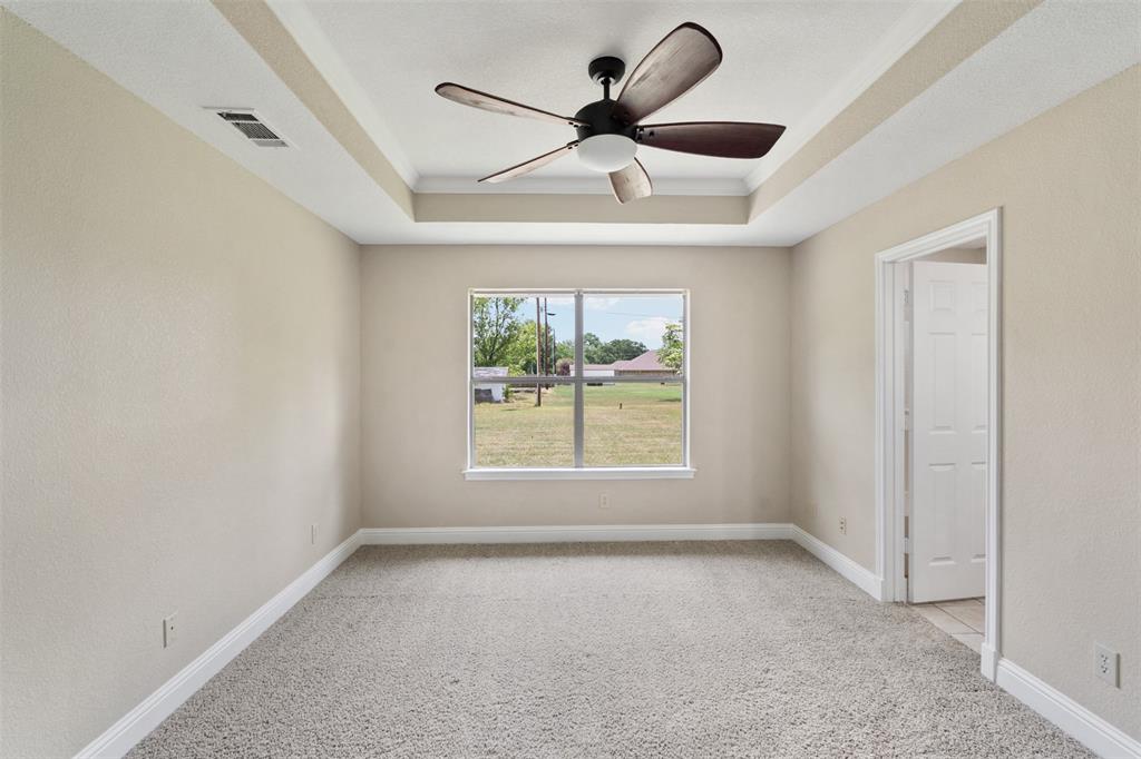 125 Meadow Heath Drive Property Photo 12