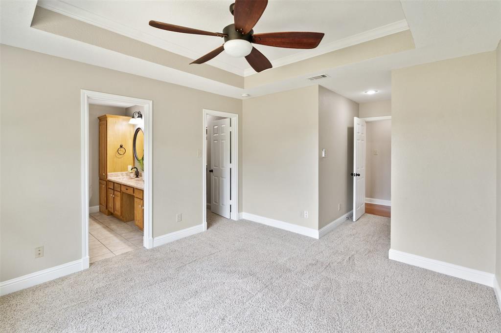 125 Meadow Heath Drive Property Photo 13