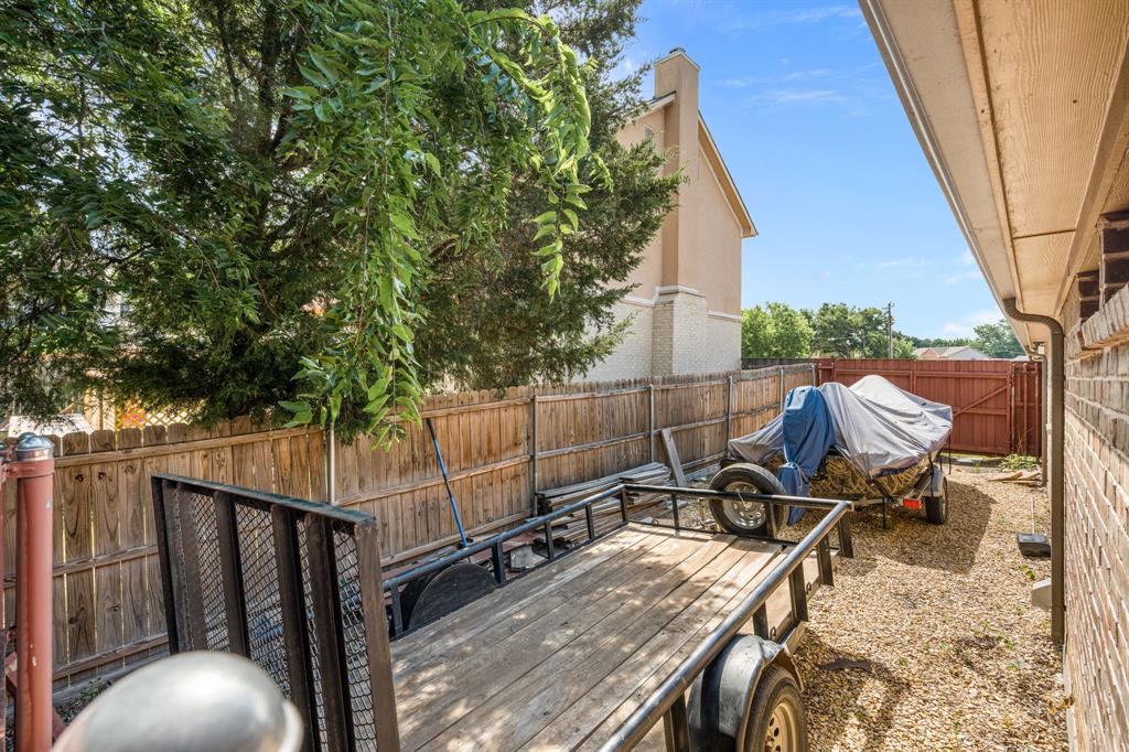 606 Hillside Circle Property Photo 2