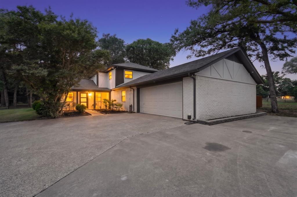 150 S Woodland Trail Property Photo 1