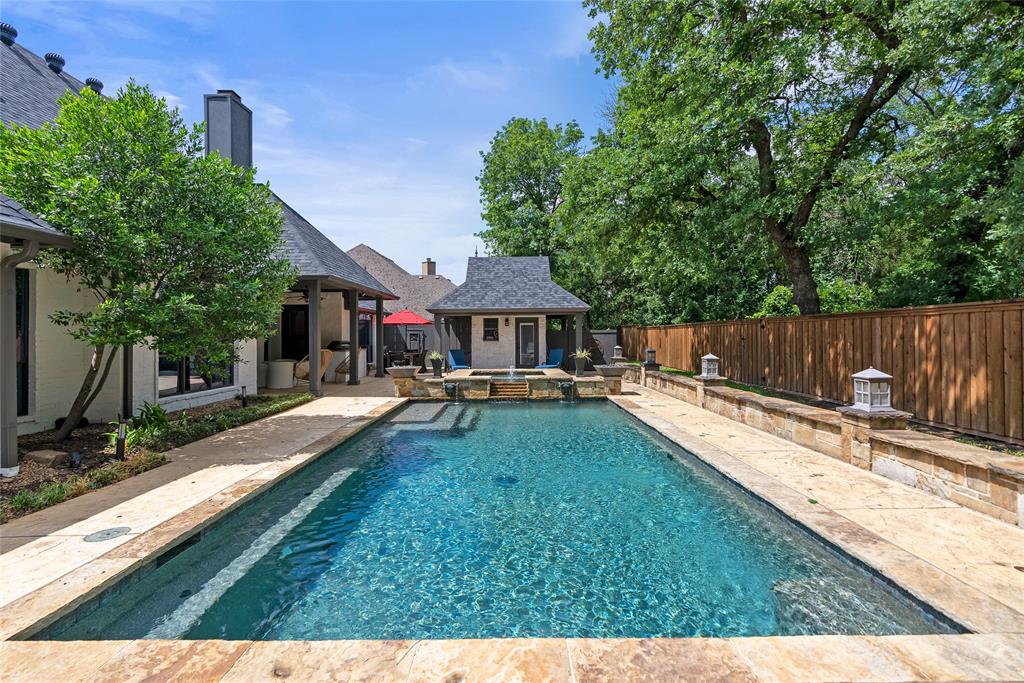 110 Red Oak Drive Property Photo 3