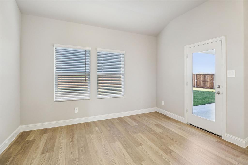 1402 Winters Way Property Photo 12