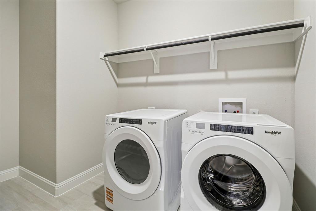 1402 Winters Way Property Photo 13