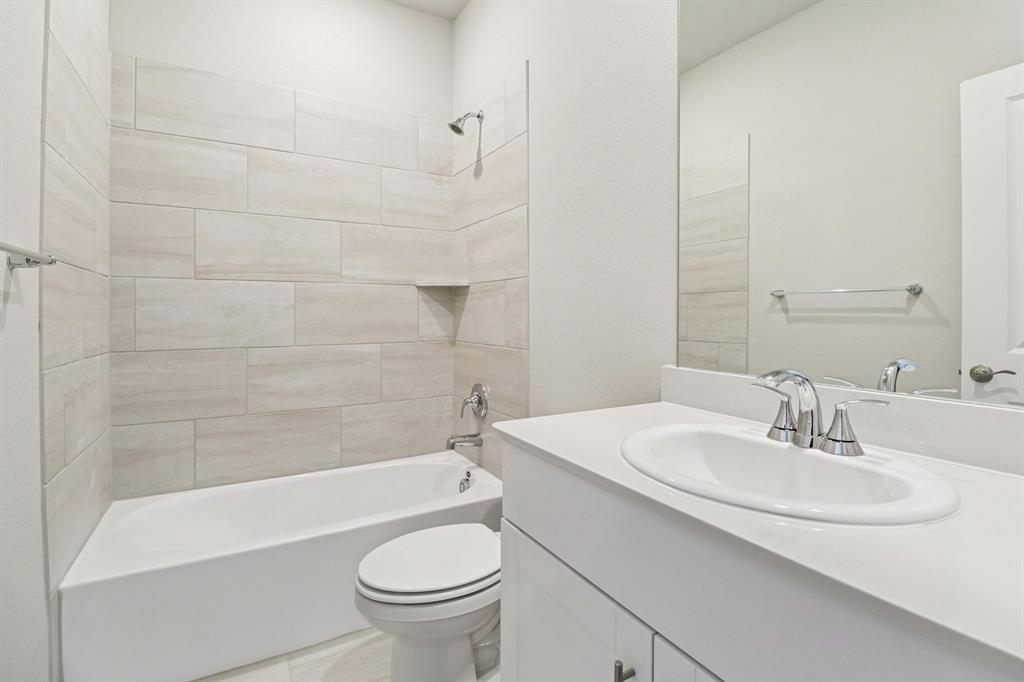 1402 Winters Way Property Photo 16