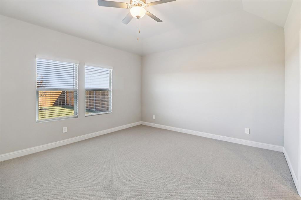 1402 Winters Way Property Photo 17
