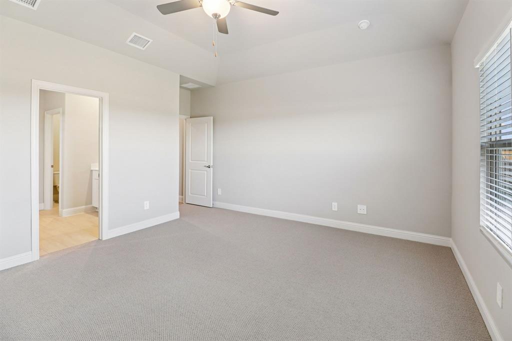 1402 Winters Way Property Photo 18