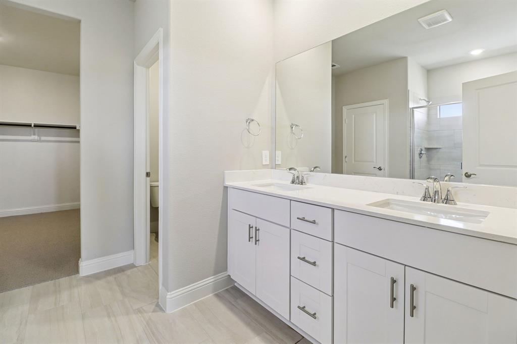 1402 Winters Way Property Photo 19
