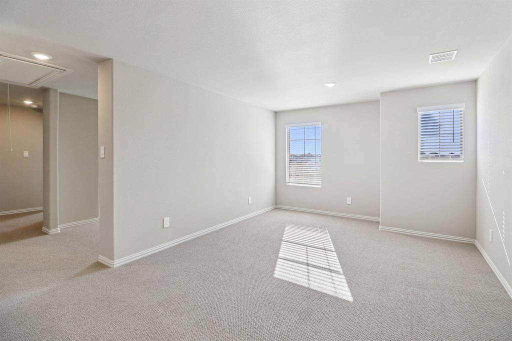 1402 Winters Way Property Photo 21