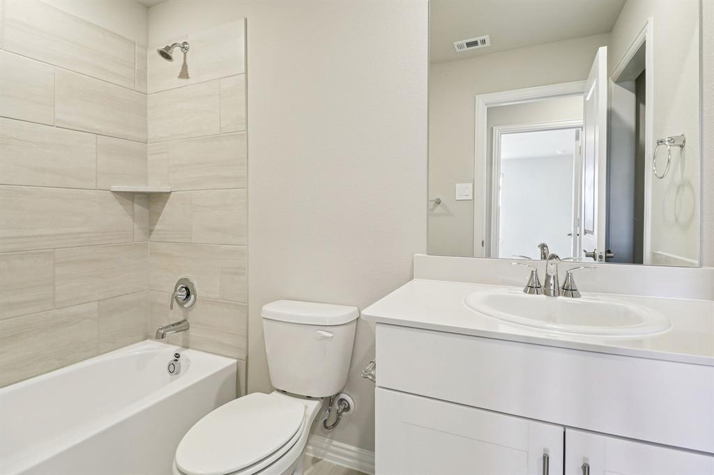 1402 Winters Way Property Photo 25
