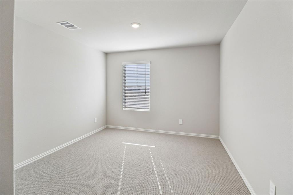 1402 Winters Way Property Photo 26
