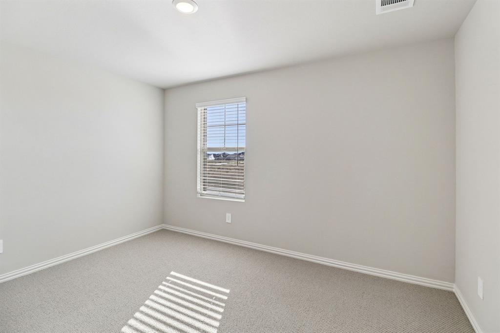 1402 Winters Way Property Photo 29