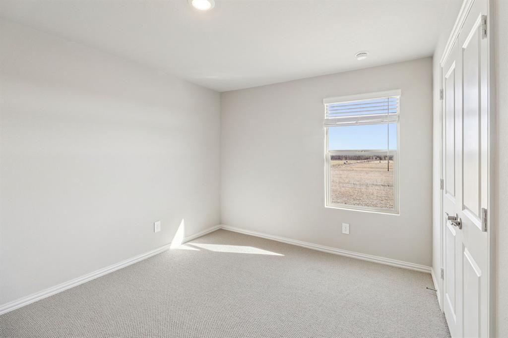 1402 Winters Way Property Photo 31