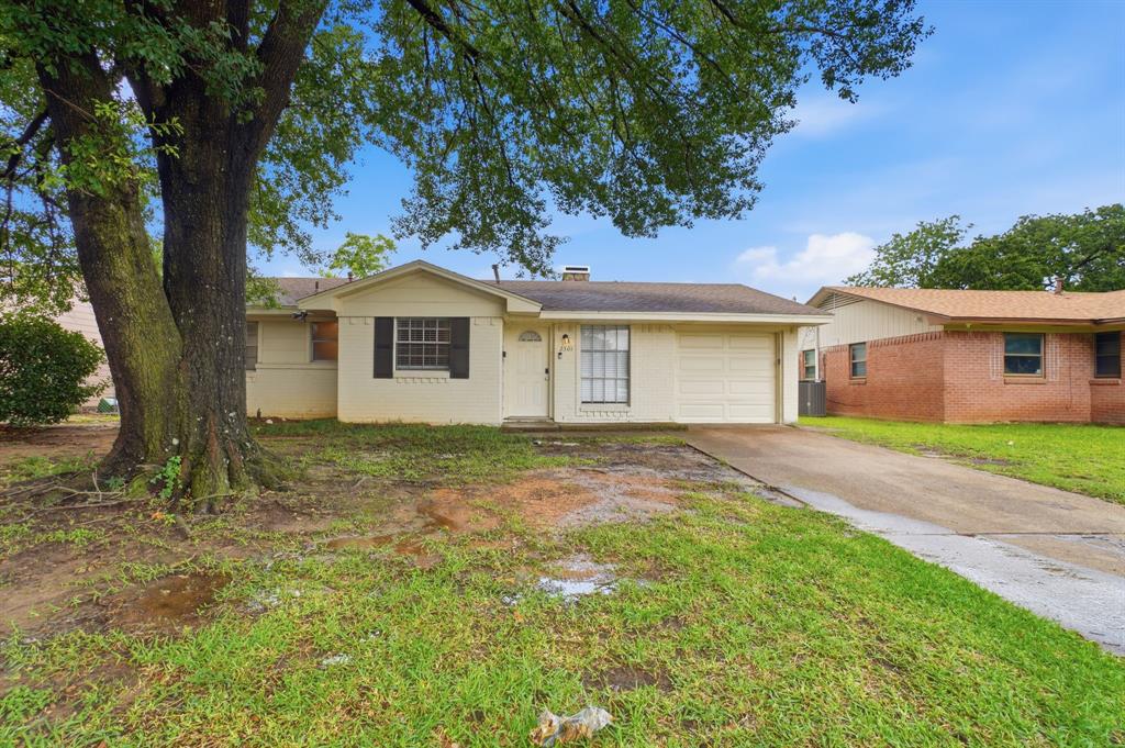 2301 Narobi Place Property Photo 1