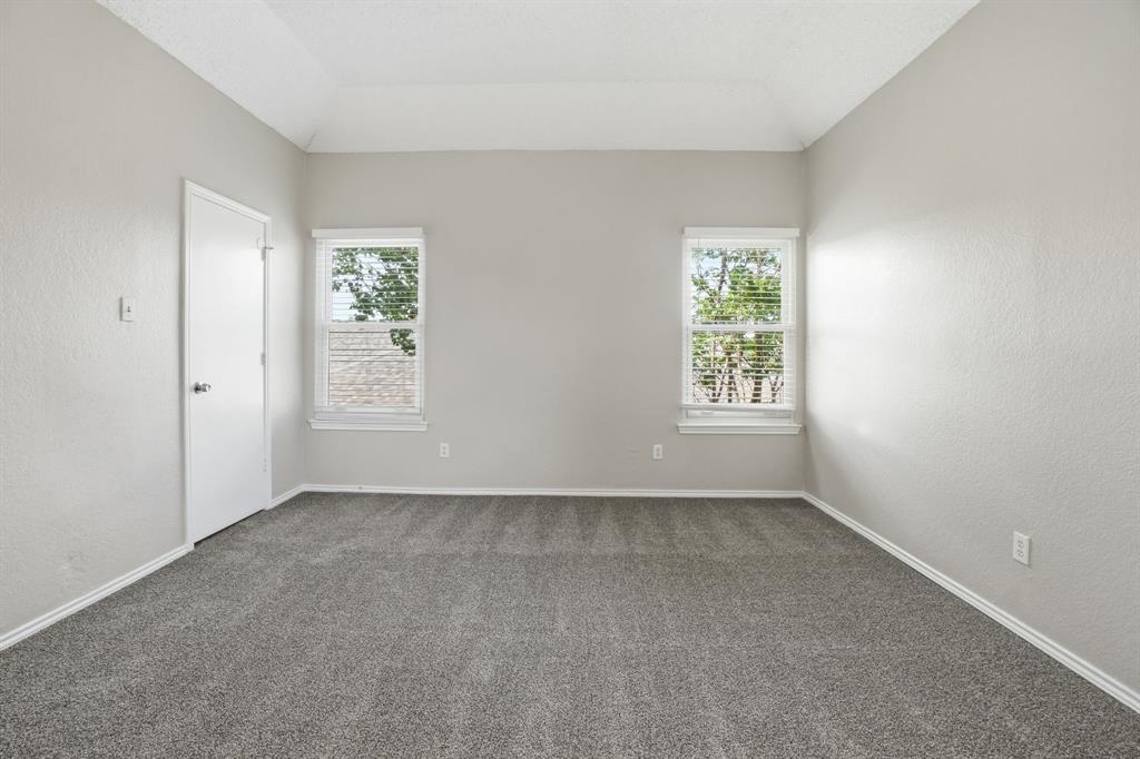 512 Buttercup Trail Property Photo 32