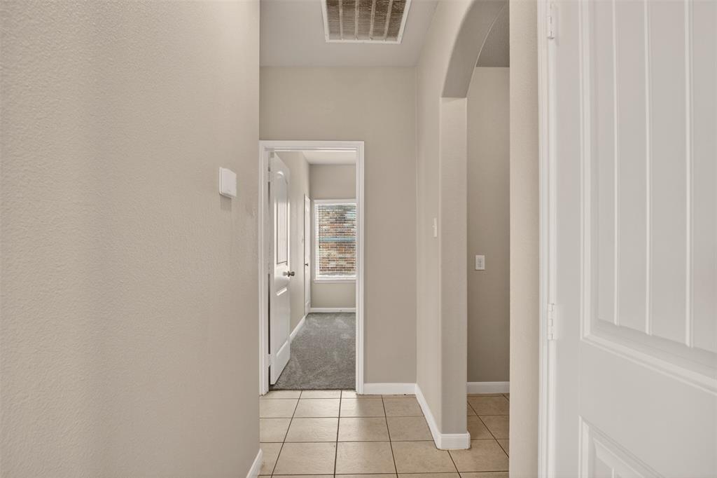 9105 Switchgrass Lane Property Photo 4