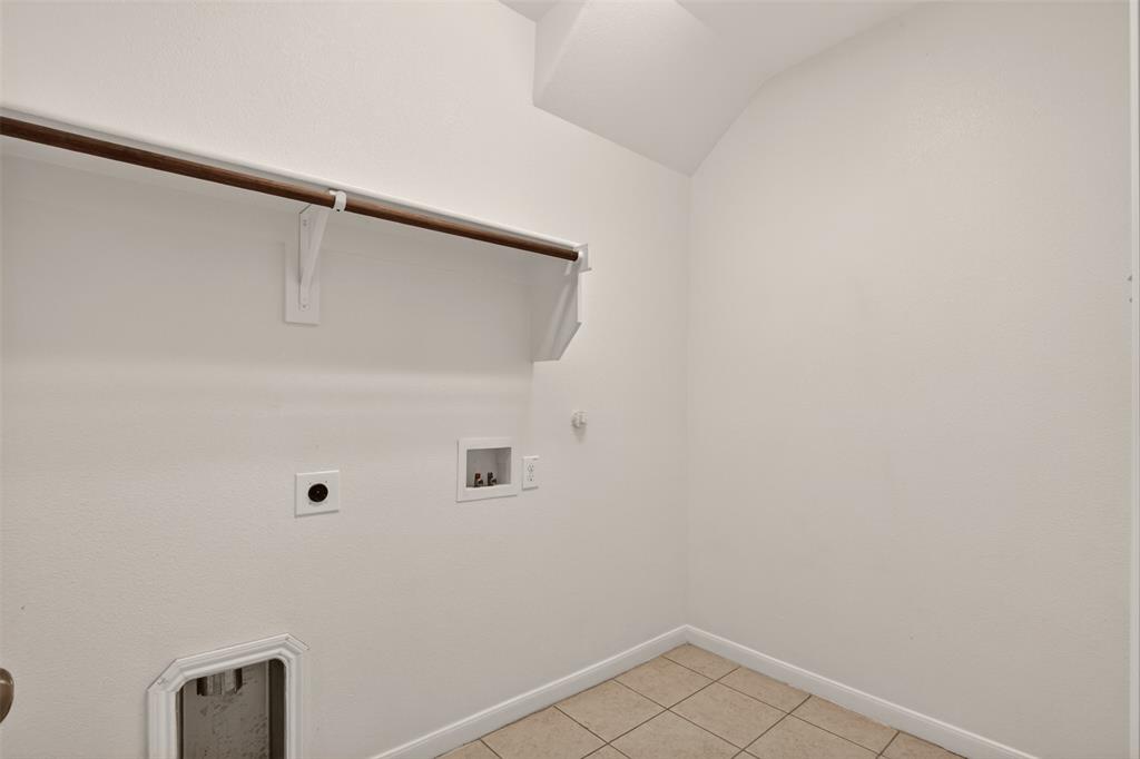 9105 Switchgrass Lane Property Photo 8