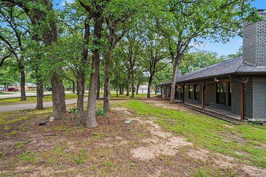 1908 Thousand Oaks Drive Property Photo 3