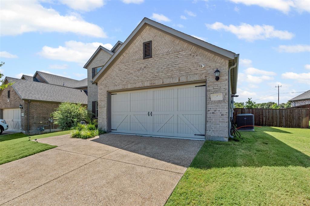 1206 Fox Chase Drive Property Photo 2
